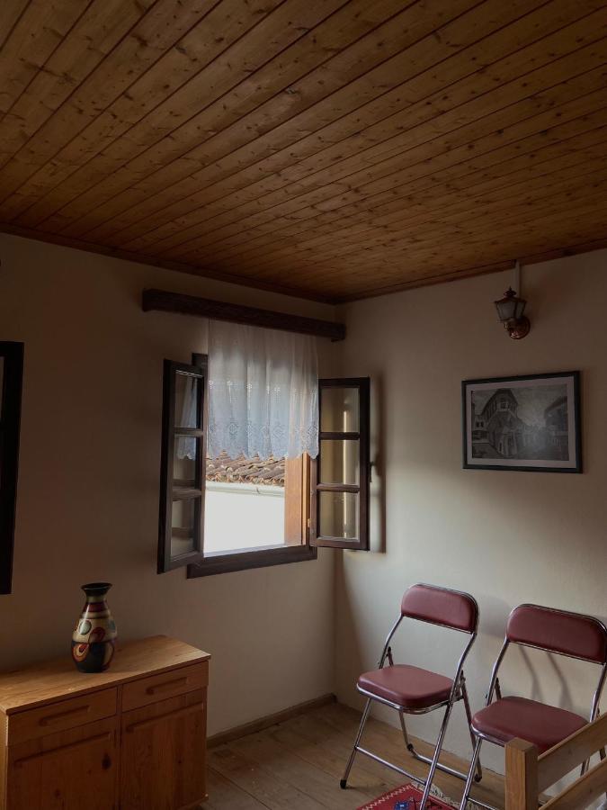 Teo'S Guest House Berat Esterno foto