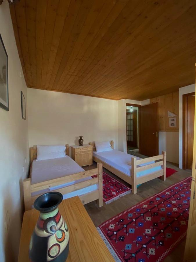 Teo'S Guest House Berat Esterno foto