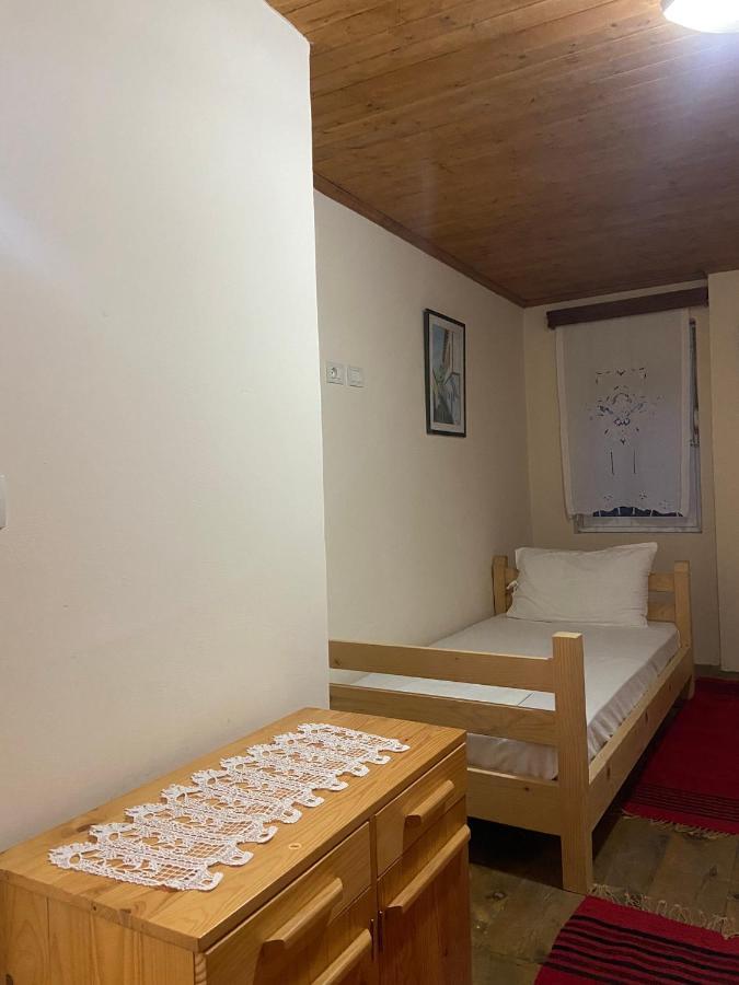 Teo'S Guest House Berat Esterno foto
