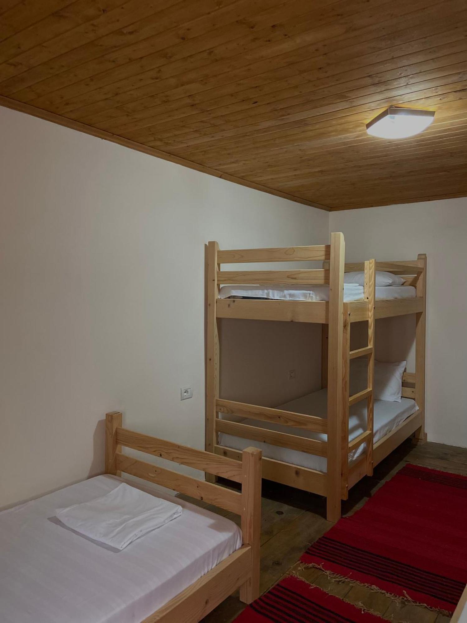 Teo'S Guest House Berat Esterno foto